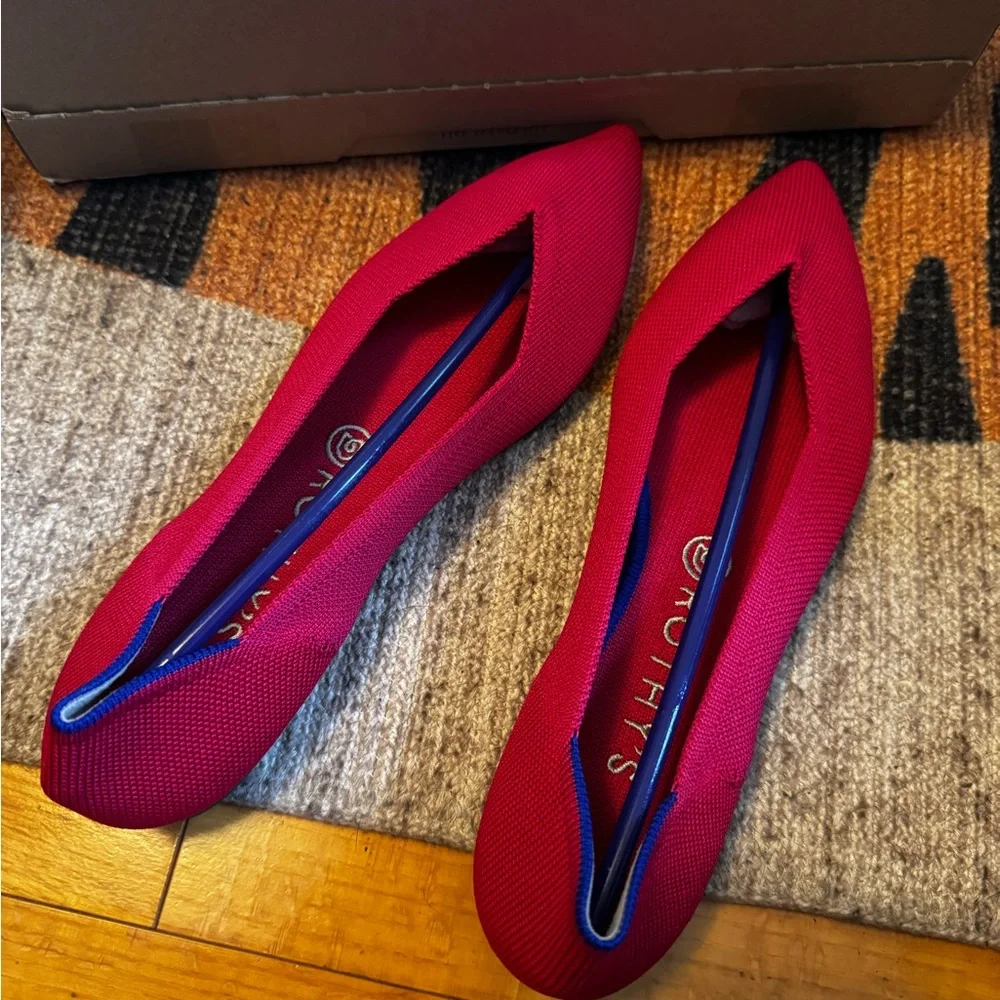Rothy's Vibrant Red Pointed Flats - NEW IN BOX - Picture 2 of 3